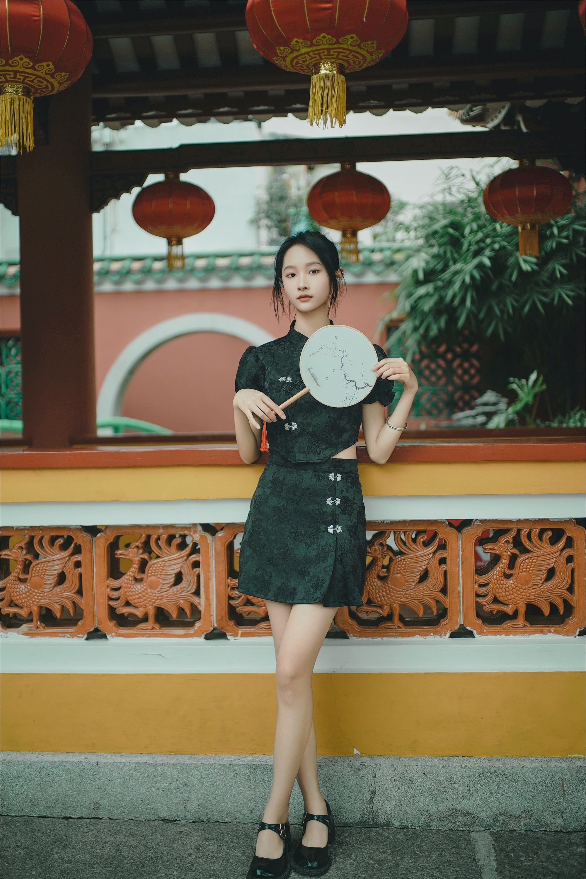 YITUYU艺图语 2025.01.06 娴静犹如花照水 欣欣